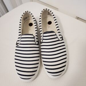 MIA Black & White Striped Loafers Size 10, casual, beachwear, preppy
